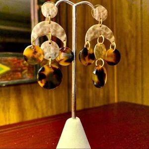 Abstract Hammered Metal Celluloid Acetate Tortoise Link Dangle Earrings